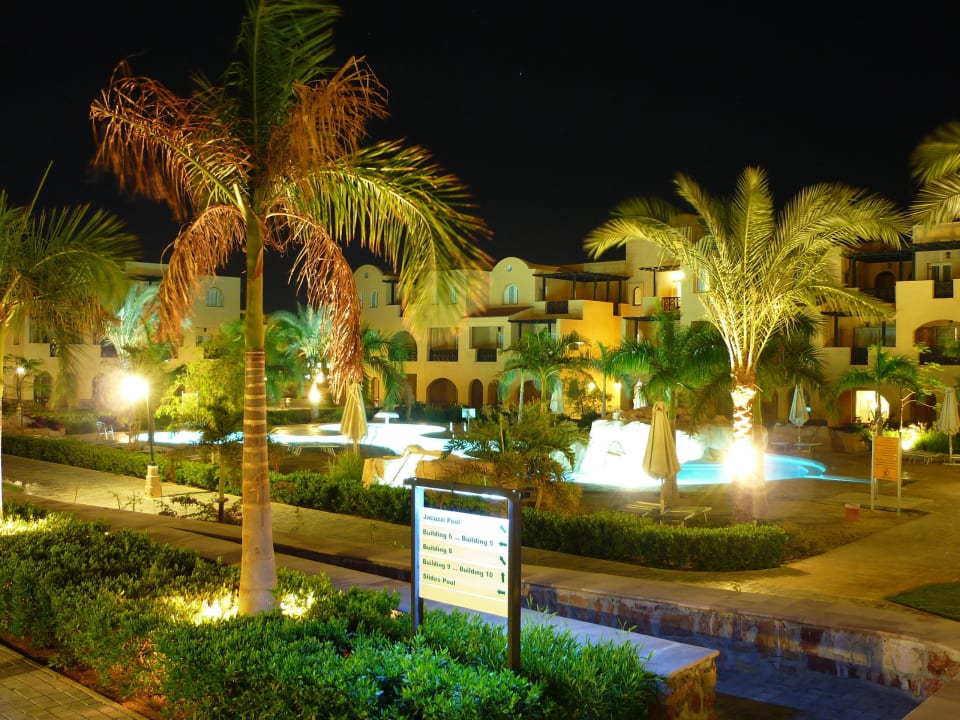 Blick von Lobby-Terrasse zum rechten Pool Stella Garden Resort & Spa, Makadi Bay