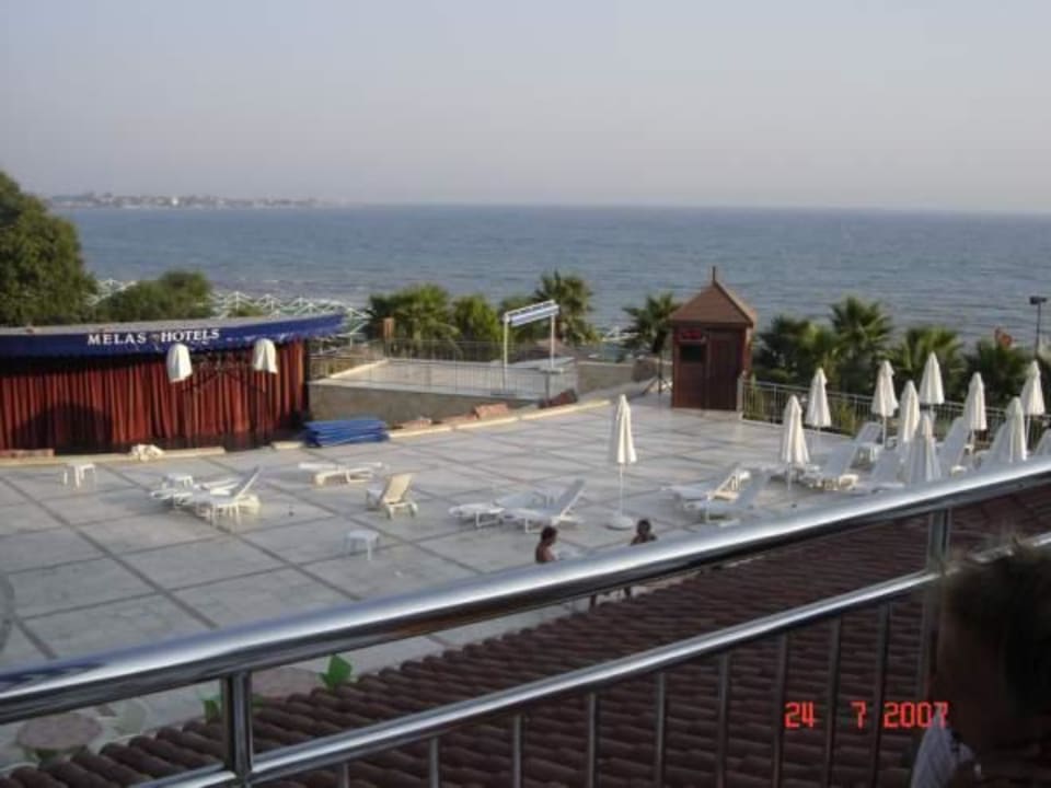 Vom türkischen Restaurant auf das Amphitheater Melas Resort Hotel