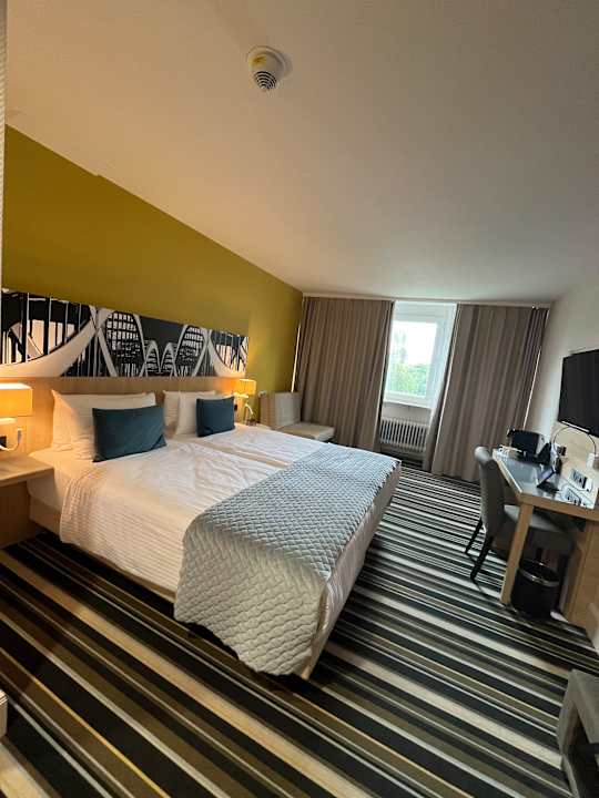 Zimmer Leonardo Hotel Hamburg Elbbrücken