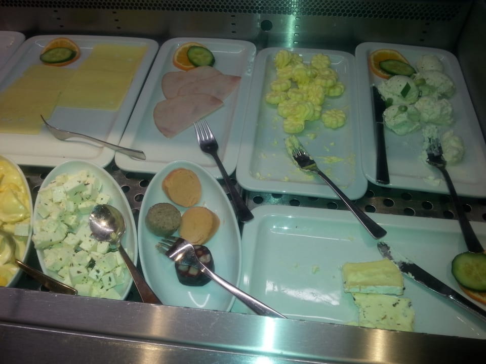 Teil vom Frühstücksbuffet IntercityHotel Mannheim