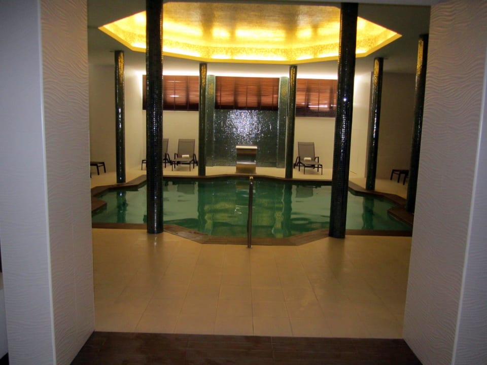 Innenpool Ozadi Altura Beach Resort