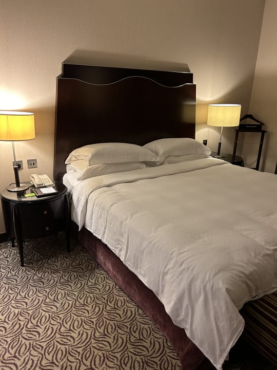 Zimmer Rose Rayhaan by Rotana