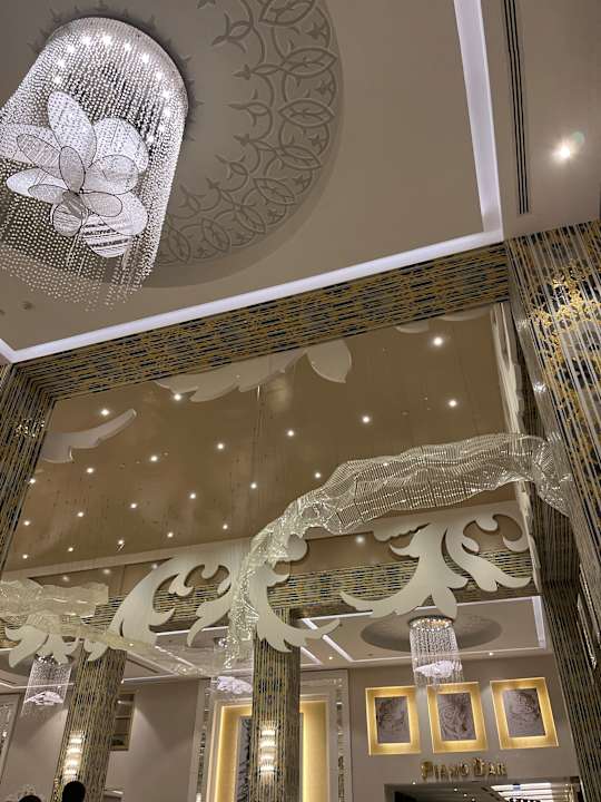 Lobby Azura Deluxe Resort & Spa Hotel