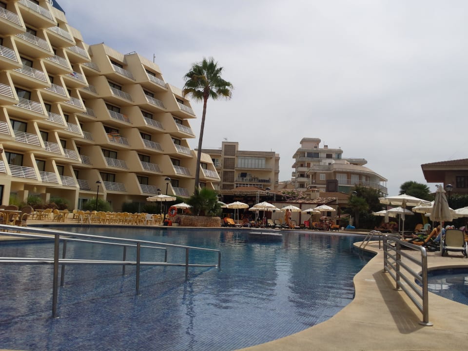 Pool und Rundrumanlage Iberostar Selection Playa de Palma