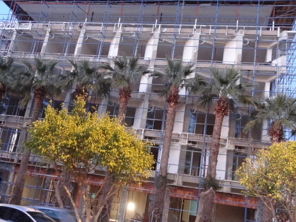 19.02.2012: Hotel-Ansicht von der Küstenstrasse Gardenia Hotel