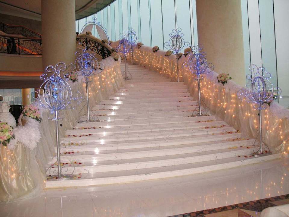 Hochzeitstreppe des Hotels Harbour Grand Kowloon