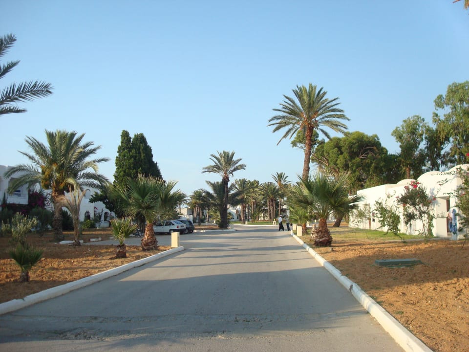 Wjazd do hotelu Monarque Club Rivage