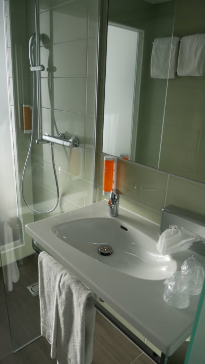 Zimmer Super 8 by Wyndham Oberhausen am Centro