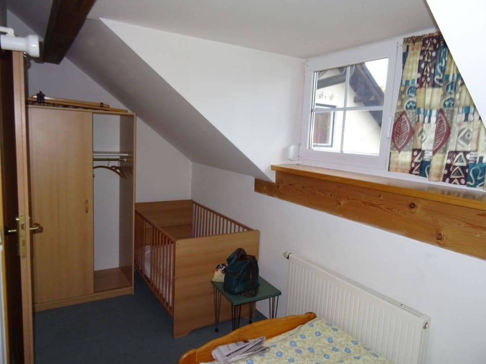 Wohnung 9 - Schlafzimmer 2 Dachgeschoss Ammersee-Ferienhof Schüßler