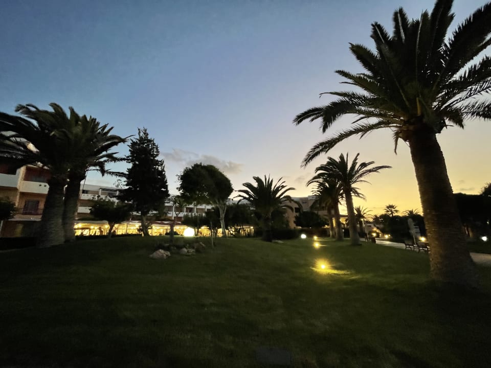 Gartenanlage Anissa Beach & Village