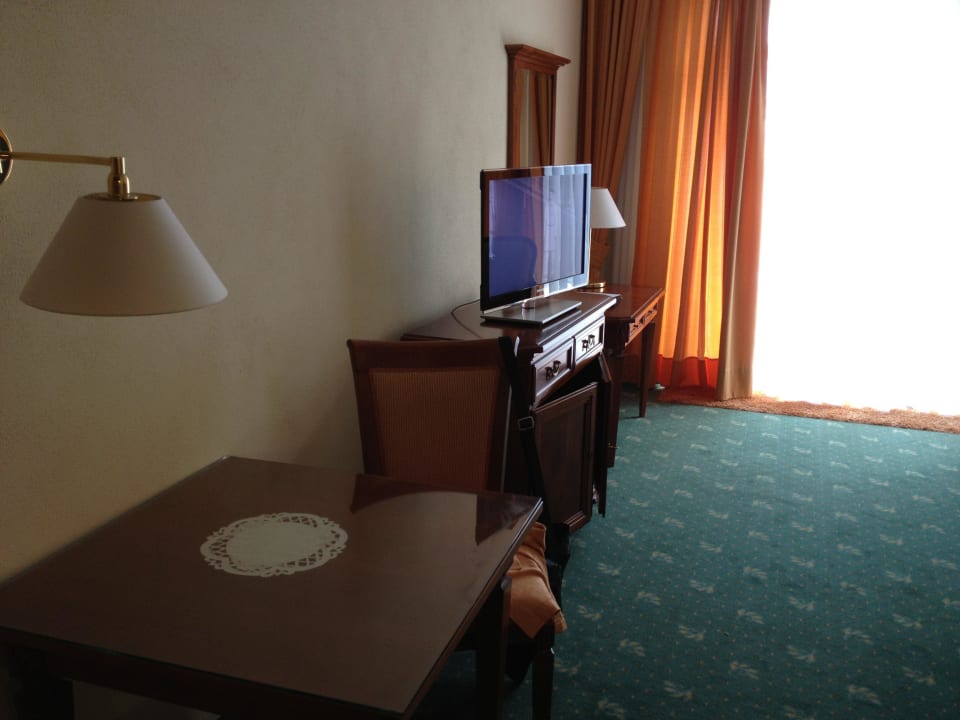 Linke Seite Zimmer Hotel am Schlossberg