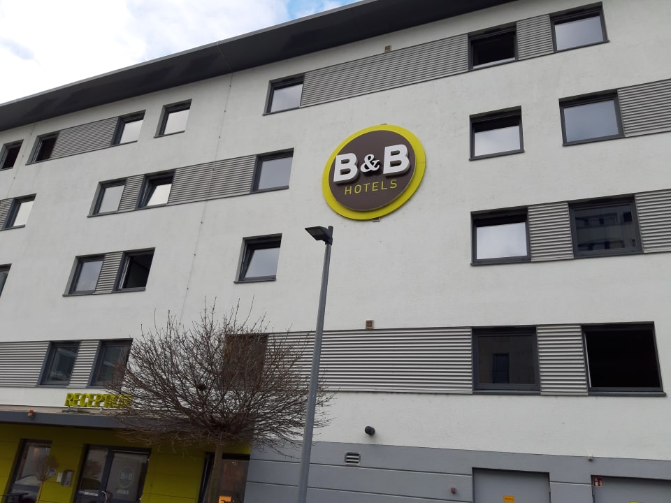 Außenansicht B&B Hotel Stuttgart-Vaihingen