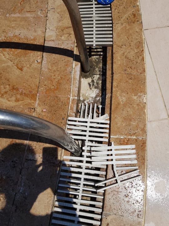 Pool Larina Resort Spa & Hotel