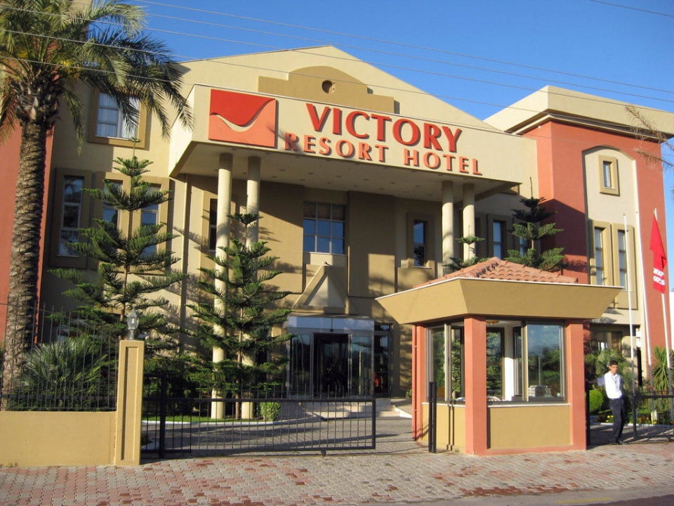 Haupteingang Hotel Victory Resort