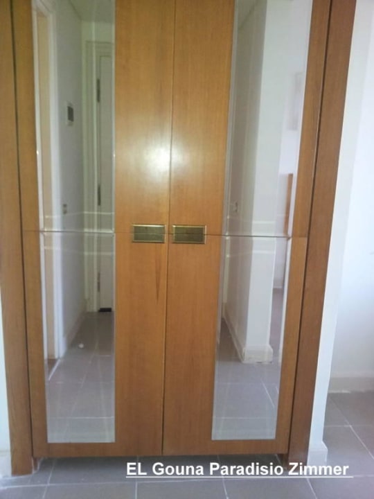 Grosser Eingang mit Schrank Club Paradisio El Gouna, Red Sea