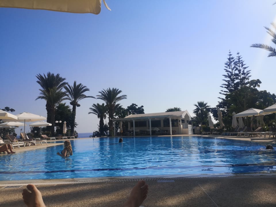 Pool Crystal Springs Beach Hotel