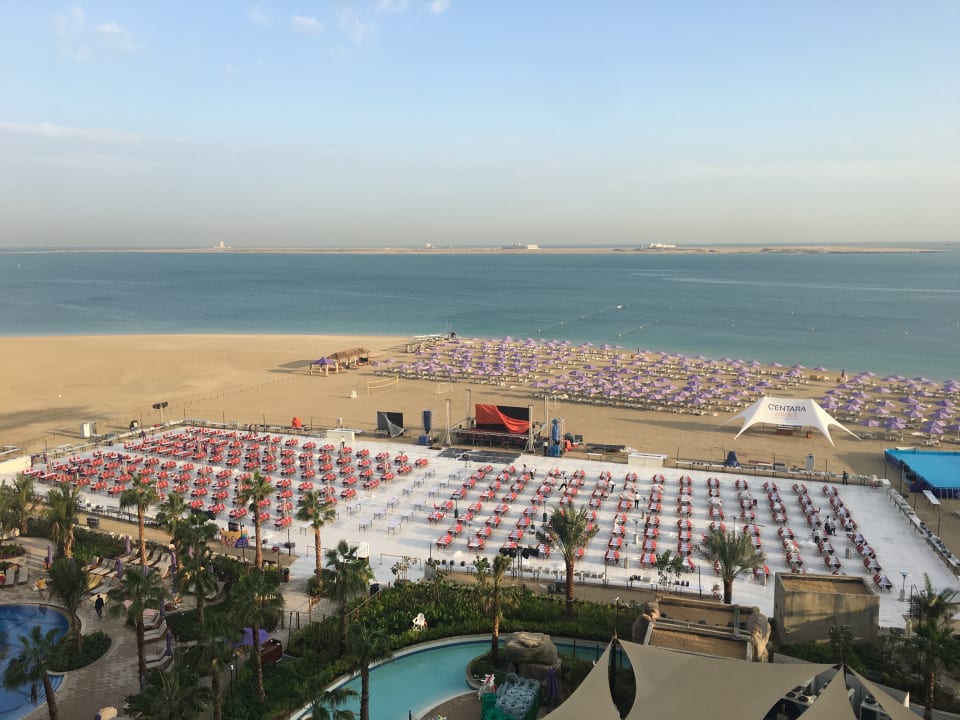 Ausblick Centara Mirage Beach Resort Dubai - A World of Family Fun