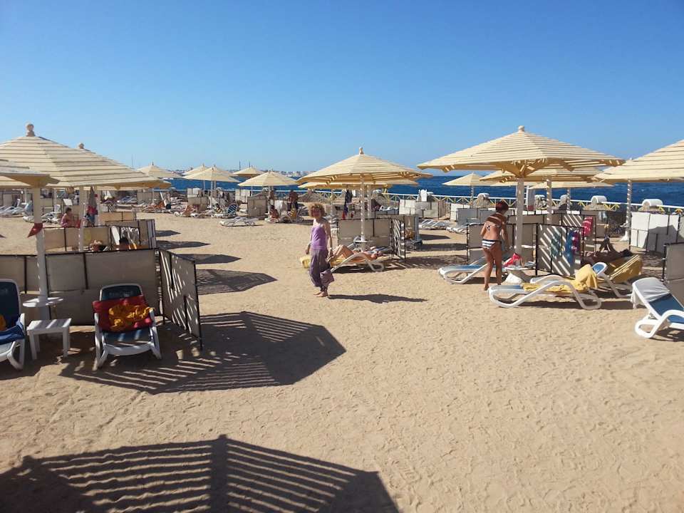 Strand "über" dem Meer SUNRISE Holidays Resort (Adults Only)