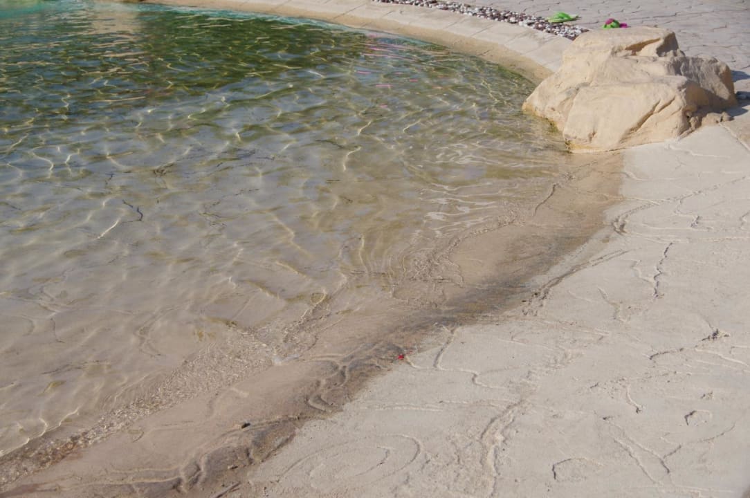 Aanslag zwembad Prima Life Makadi Resort