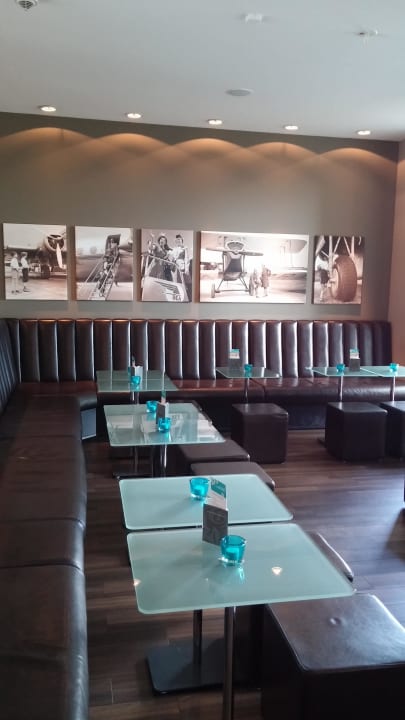 Lobby  Motel One Hamburg Airport