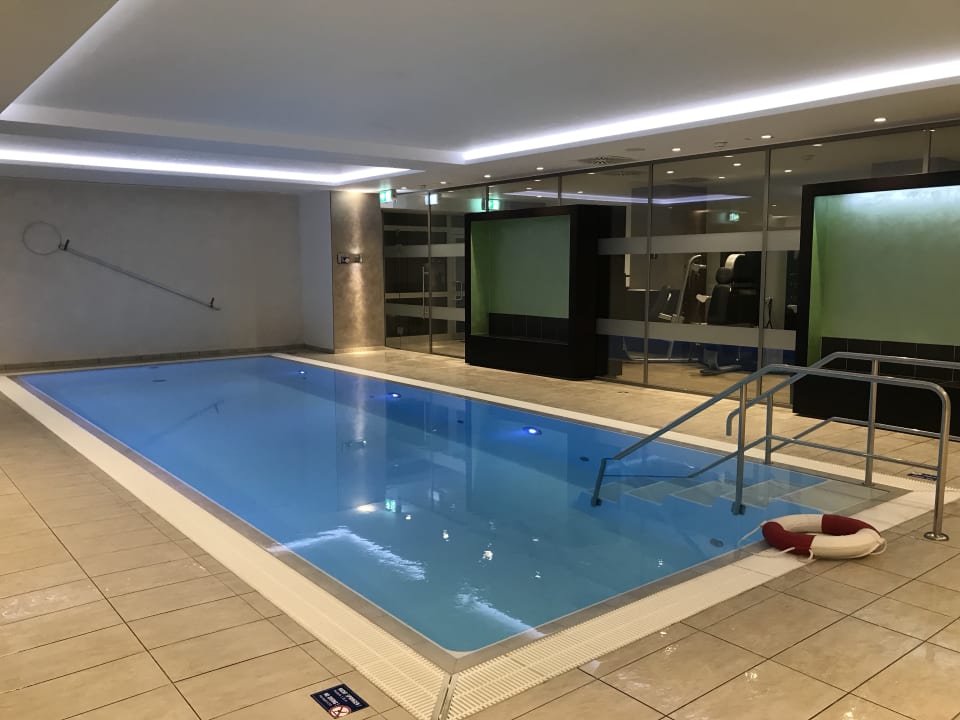 Innenpool Radisson Blu Conference Hotel, Düsseldorf