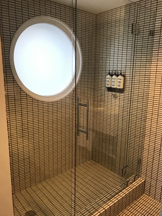 Zimmer Royal Palm South Beach Miami, a Tribute Portfolio Resort