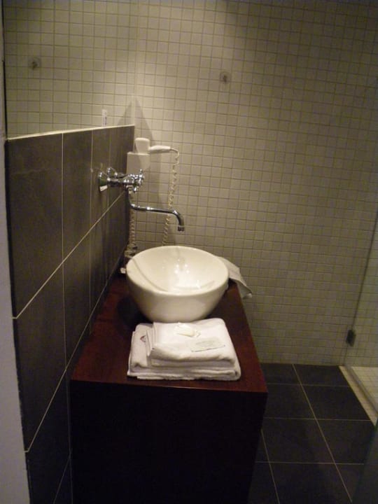 Bad Binders Budget City-Mountain Hotel