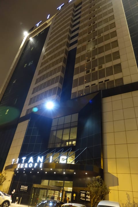 Hotel bei Nacht Windsor Hotel & Convention Center Istanbul