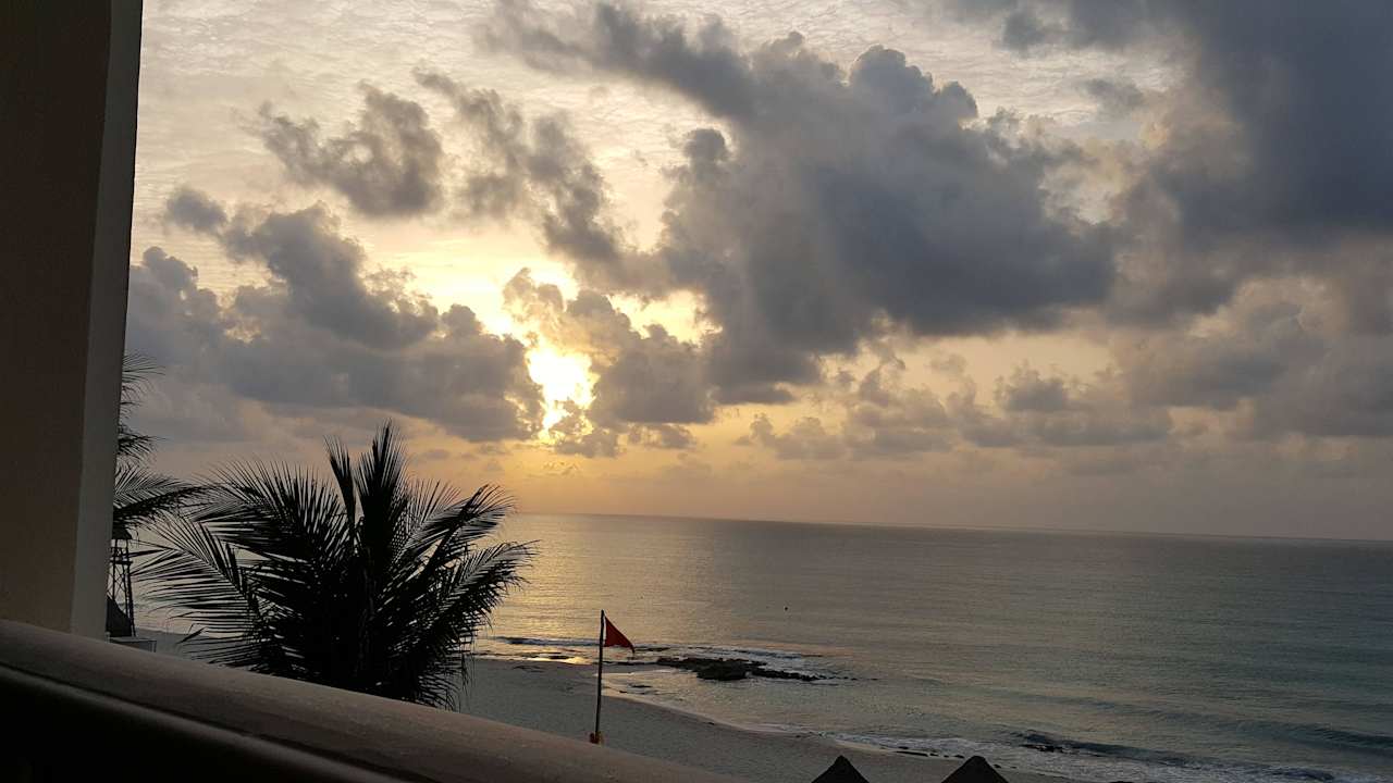 Ausblick vom Zimmer auf den Strand JOIA Paraiso by Iberostar