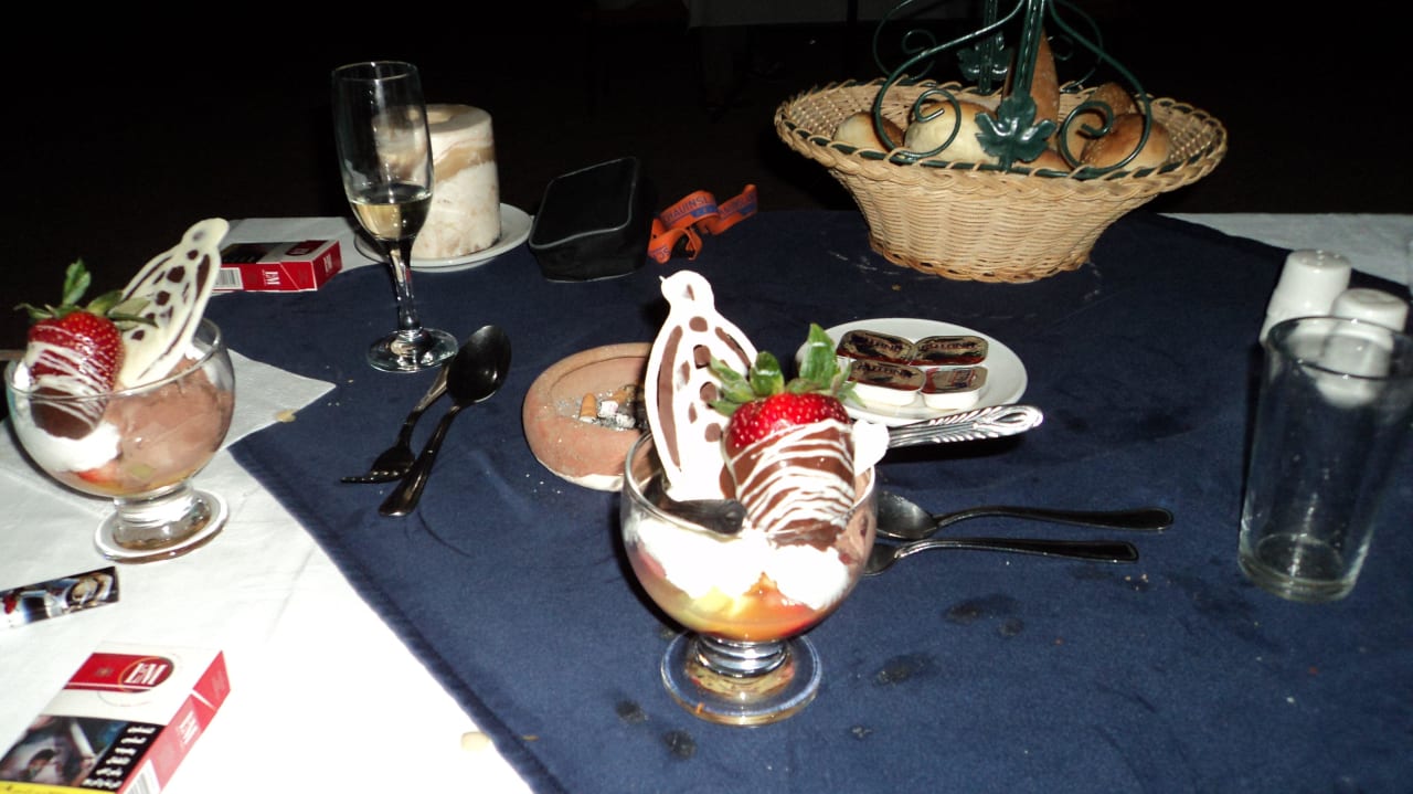 Dessert Candle-Light-Dinner Coral Sun Beach