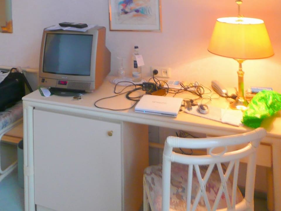 Schreibtisch Zimmer 109 Hotel Residenz Joop