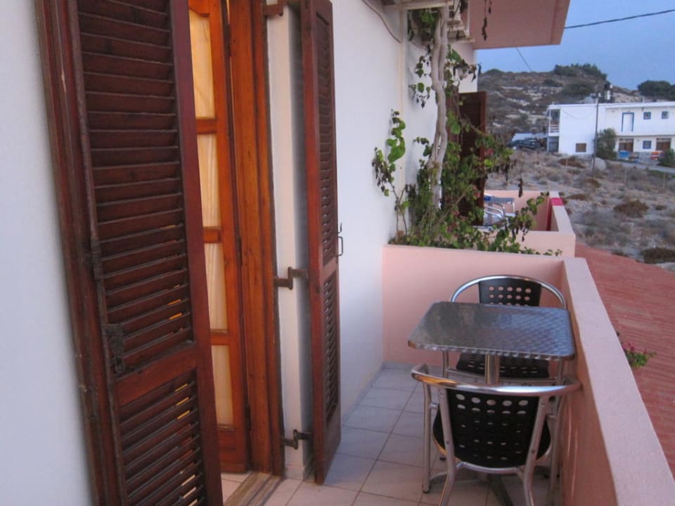 Blick auf den Balkon Hotel Alexander Beach