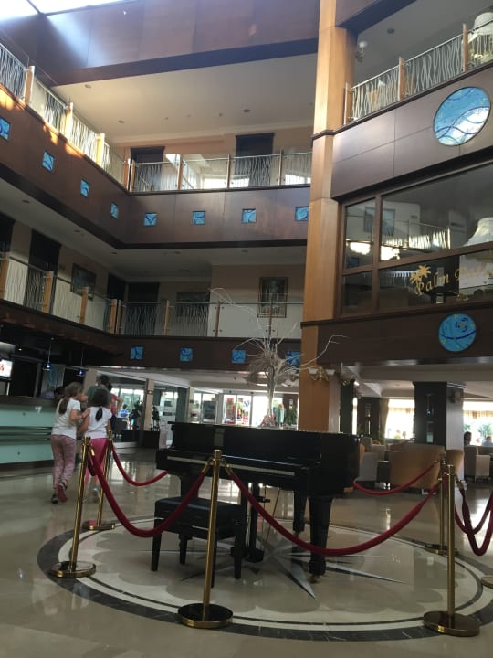 Lobby Latanya Park Resort