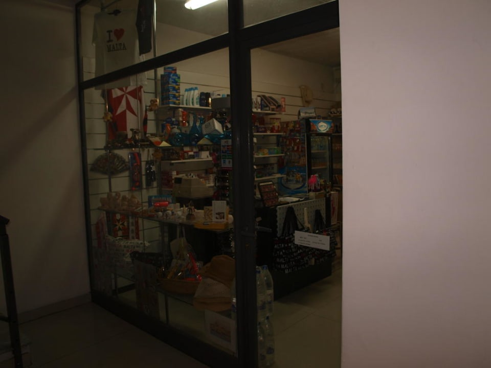 Hoteleigener kleiner Souvenirshop St. Julian's Bay Hotel