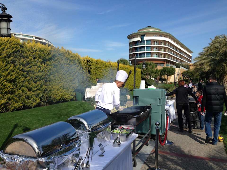 BBQ in der Gartenanlage 07.02.14 Voyage Belek Golf & Spa
