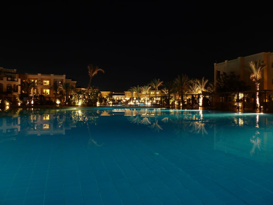Sehr schöne Poolanlage JAZ Aquamarine Resort