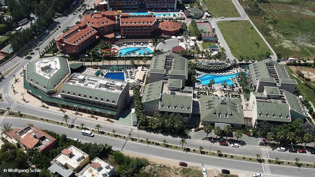 Das Hotel aus der Luft Can Garden Resort