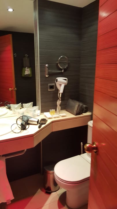 Blick ins Bad  Aparthotel Fontanellas Playa