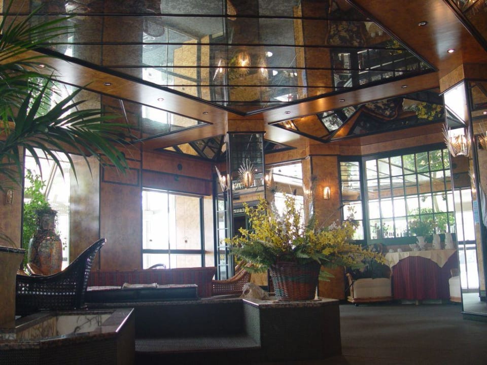 Lobby/Eingang Hotel Pazific