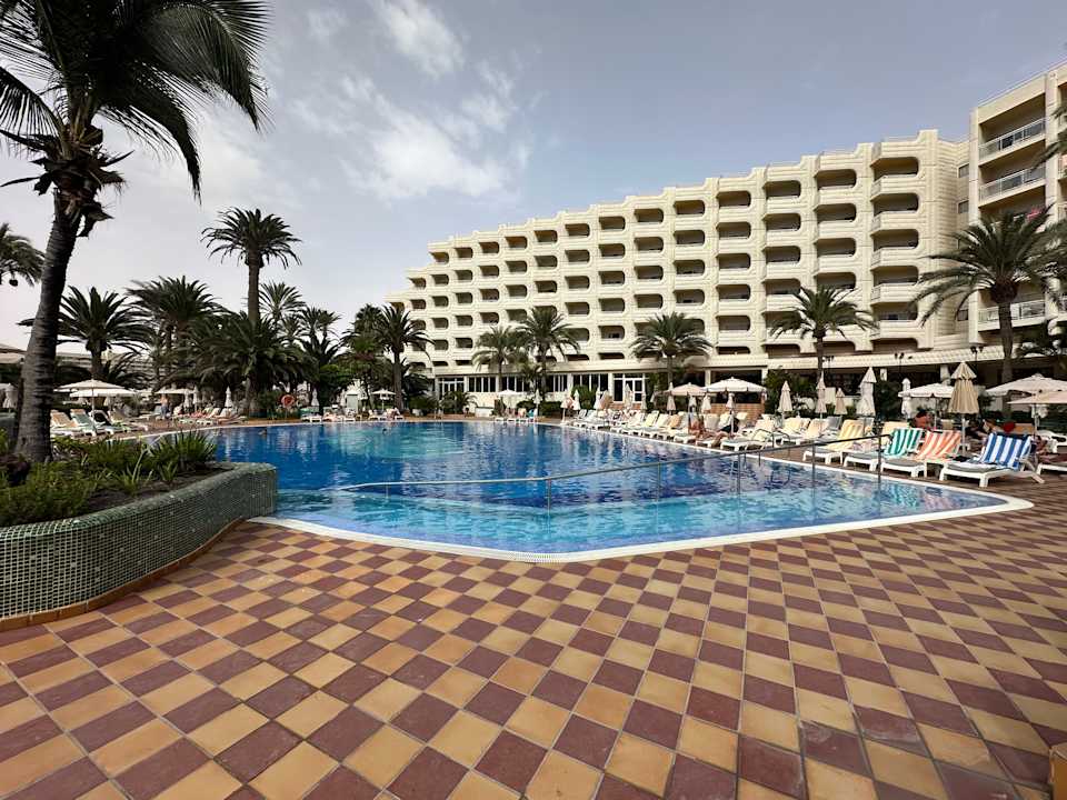 Pool Hotel Riu Palace Tres Islas