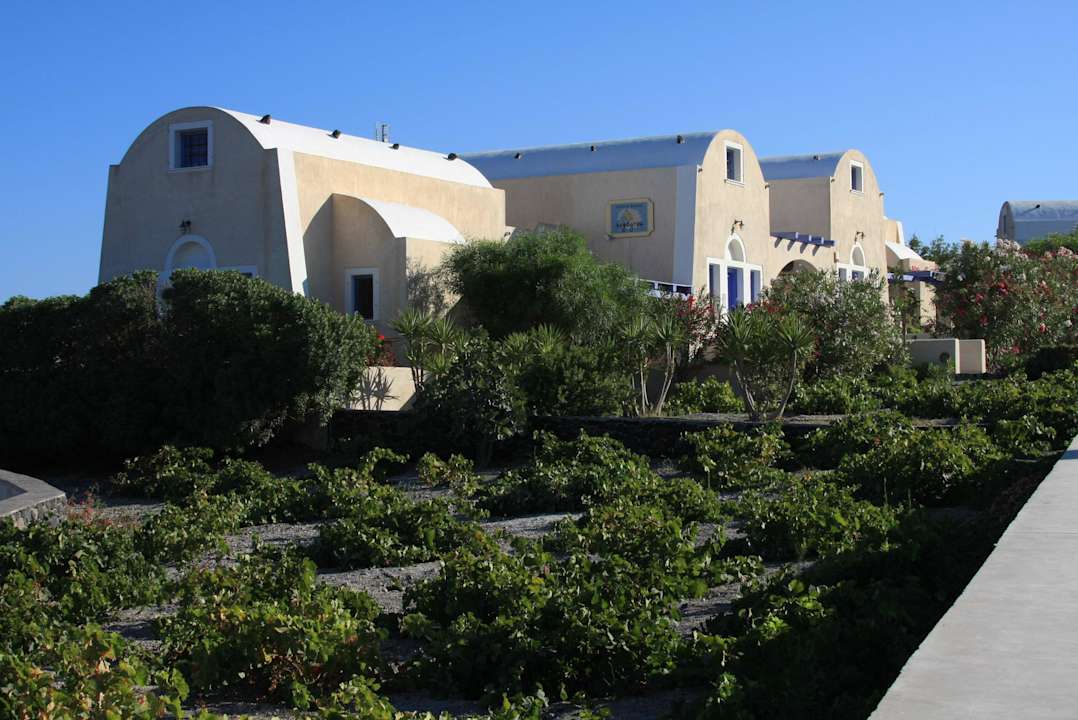 Die ersten 3 Häuser der Ferienanlage Aegagros Caldera Houses
