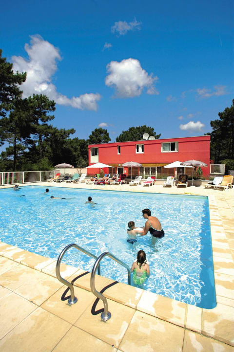Poolbereich Pierre & Vacances Residenz Les Grands Pins