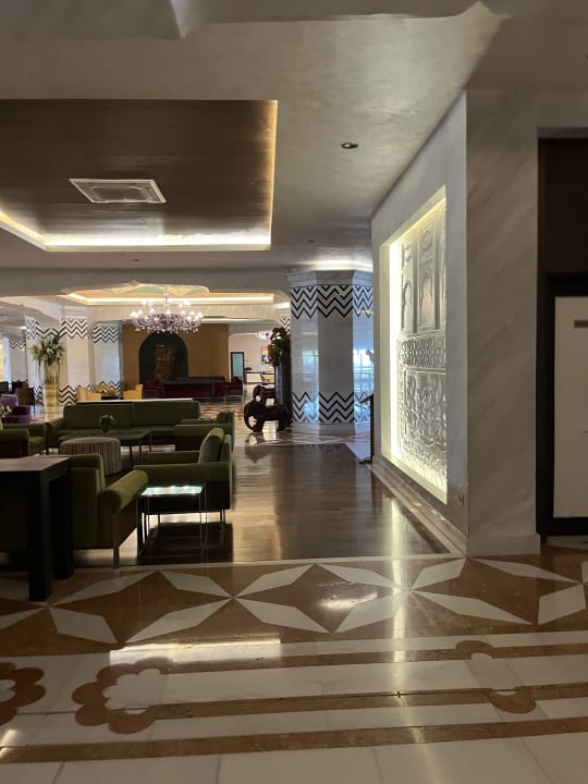 Lobby Royal Taj Mahal Hotel