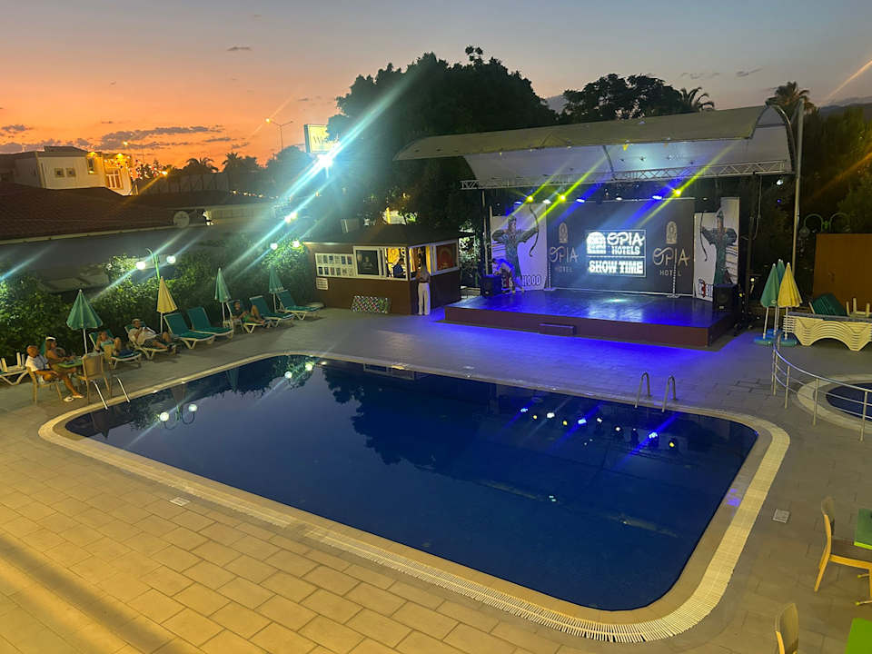 Pool Oji Beach Hotel