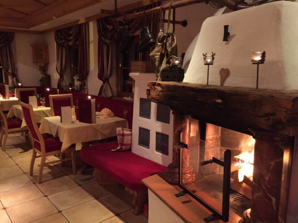 "Weihnachtsstimmung" am offenen Kamin Wellnessresort Seiwald