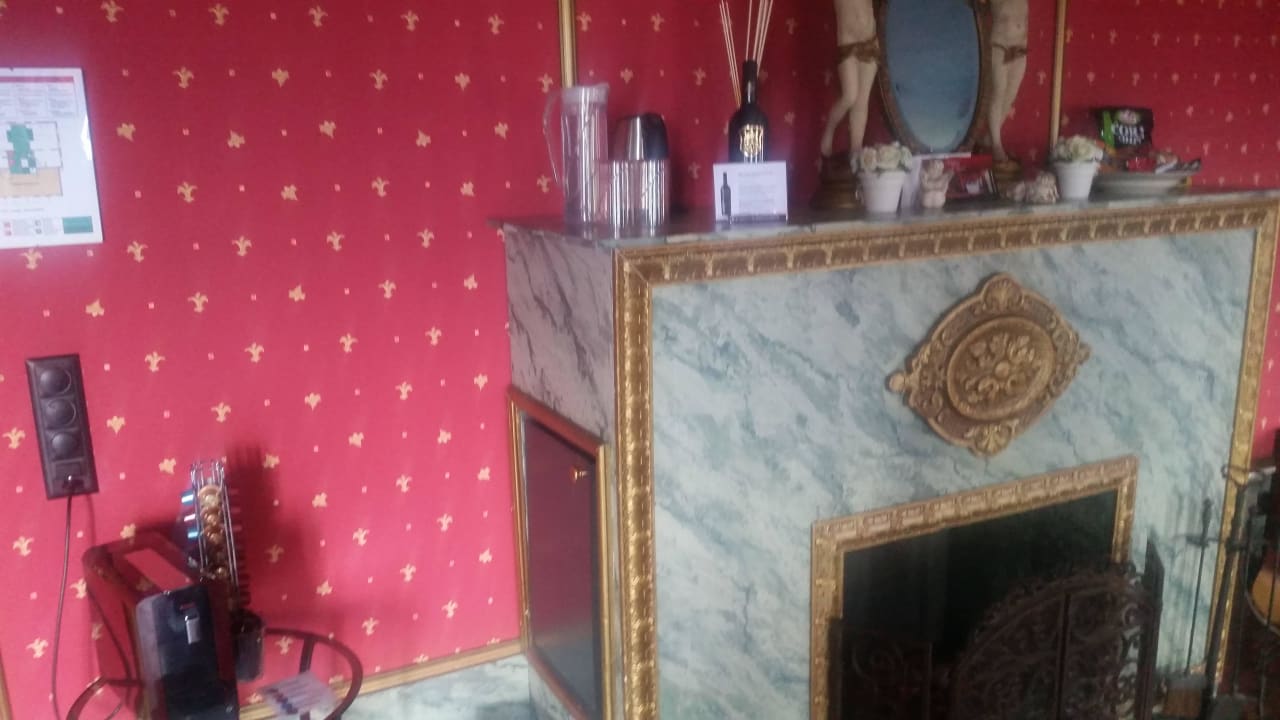 Kaffee,Minibar Zeit & Traum  Hotel