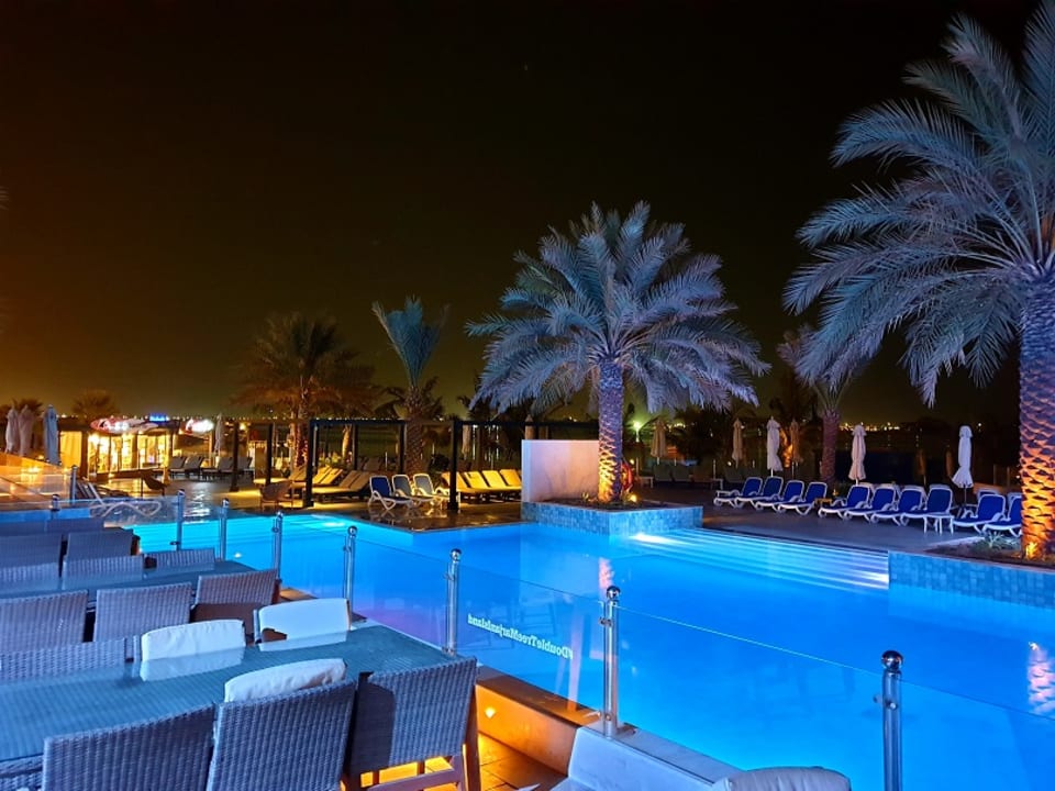Pool DoubleTree by Hilton Resort & Spa Marjan Island