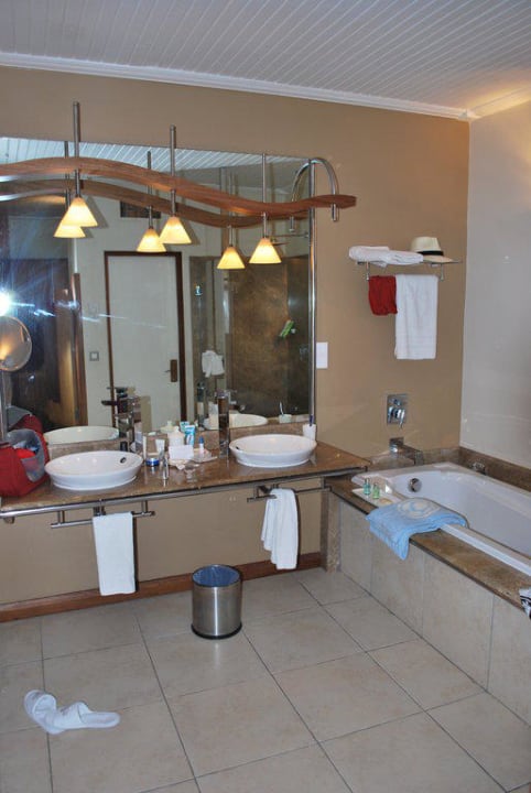 Standard Badezimmer  Shandrani Beachcomber Resort & Spa