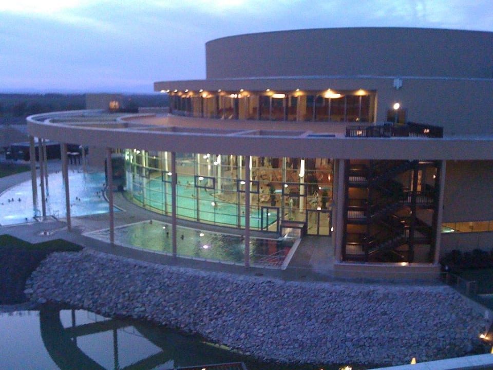 Öffentliche Therme von der Lodge aus St. Martins Therme & Lodge Hotel