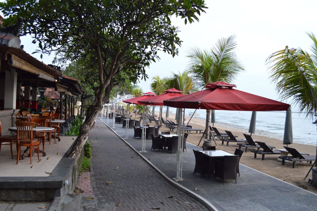 Am Tag Villa Shanti Beach